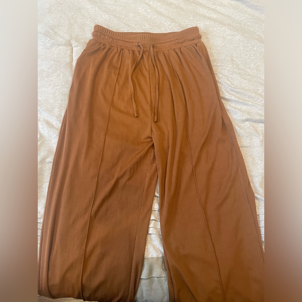 Women’s wide leg pants
